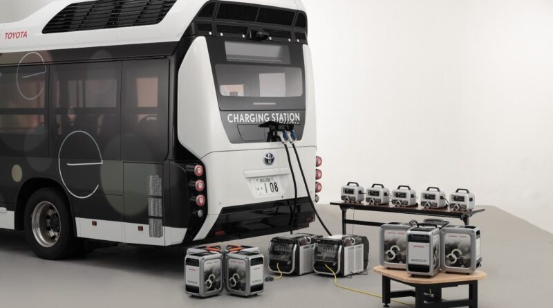 Honda i Toyota testują wodorowy autobus - mobilny system awaryjnego zasilania