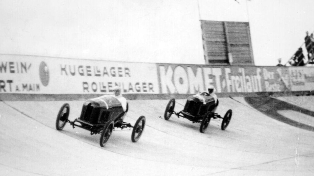 100 lat temu: pierwszy wyścig samochodowy na Opel Rennbahn