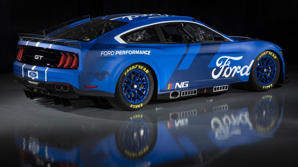 Mustang nowej generacji w wyścigach NASCAR