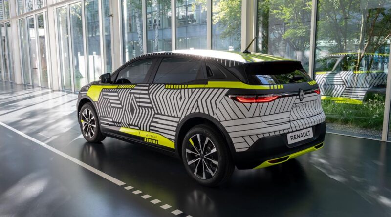 Nowe Renault Megane E-Tech Electric w kamuflażu