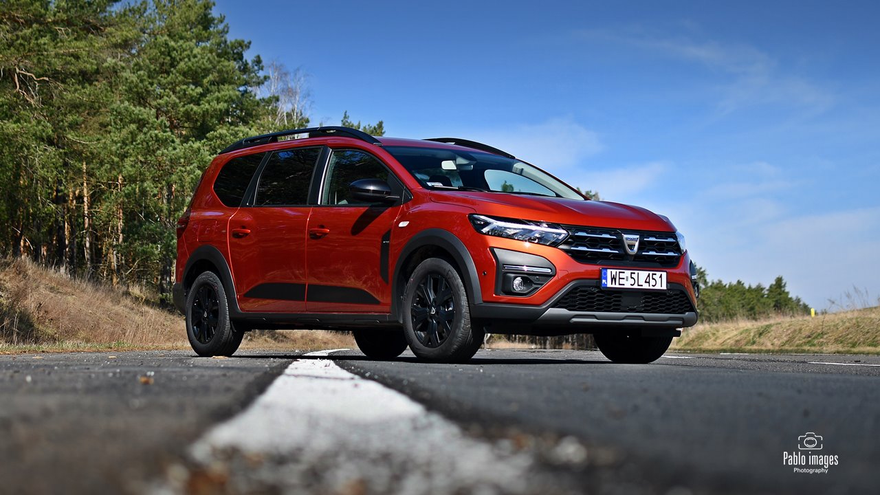 Pięć czy siedem? Dacia Jogger w dwóch odsłonach – test