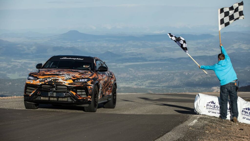 Lamborghini Urus Performante z rekordem na Pikes Peak International Hill Climb Road