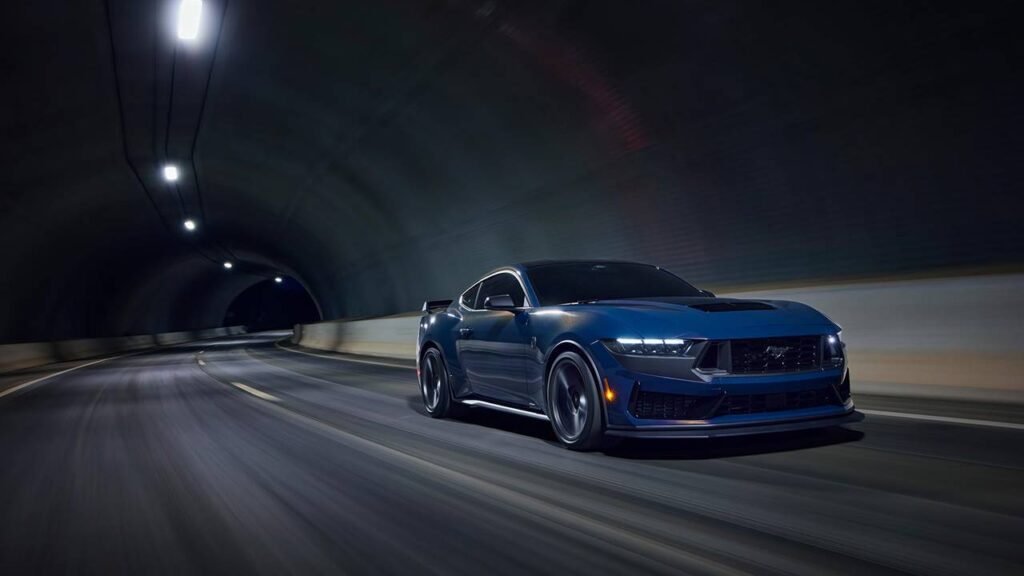 Nowy Ford Mustang Dark Horse