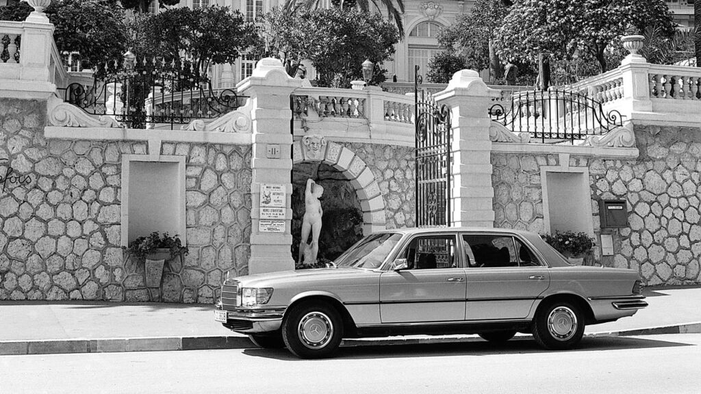 Mercedes-Benz Klasy S z serii modelowej 116. Zdjęcie katalogowe z Monte Carlo 1975 r. 