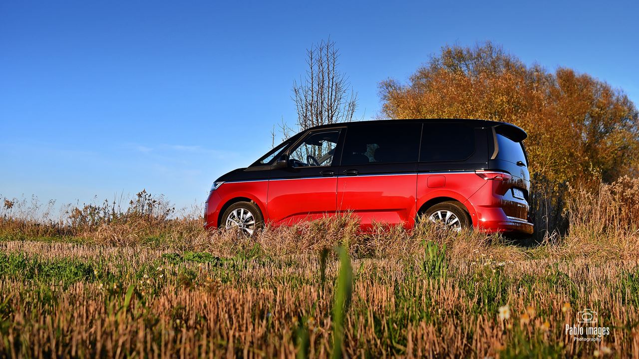 Rodzina na swoim. Volkswagen Multivan e-Hybrid – test